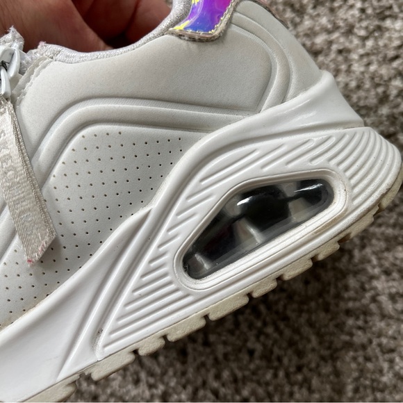 Skechers | Girls' UNO Gen1 Memory Foam Sneakers | White | Size 13 - Picture 3 of 11